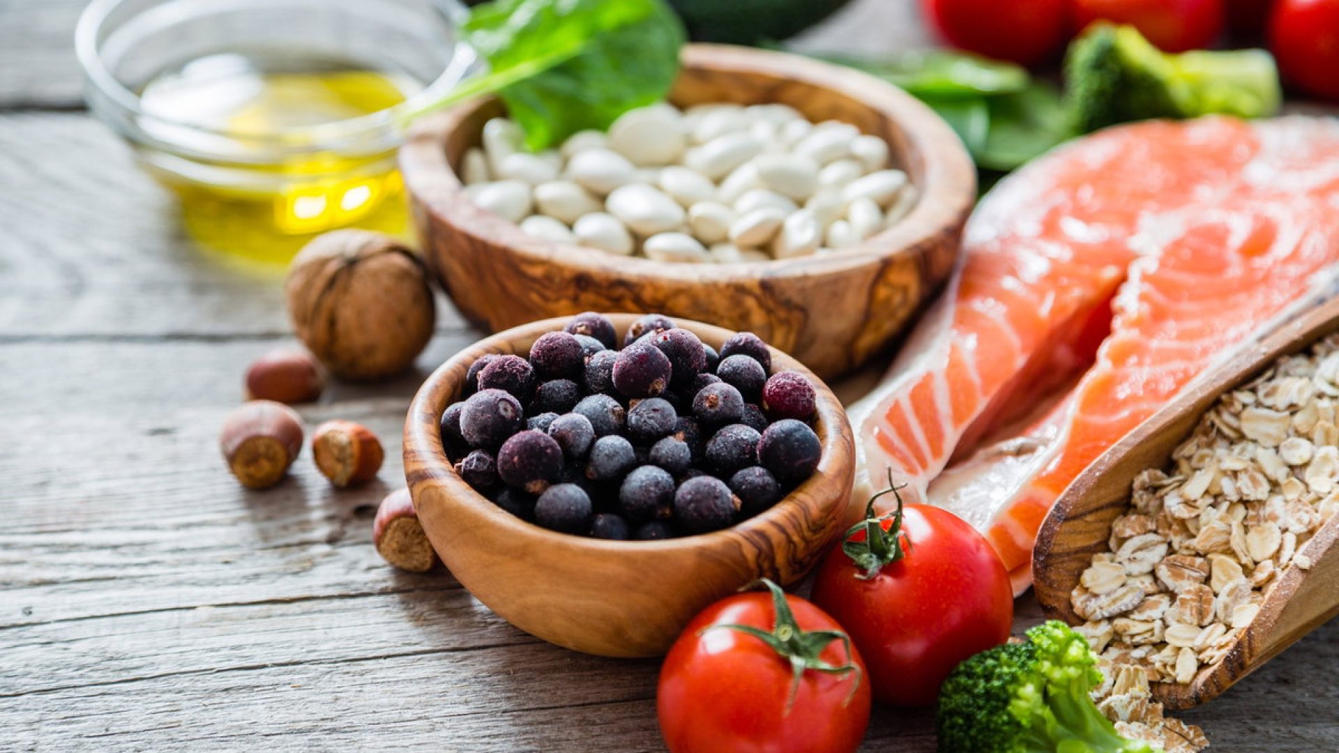 18 Alimentos essenciais para manter a pele saudável e bonita