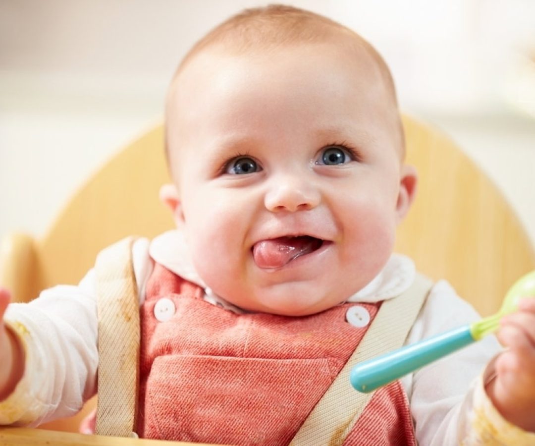 Entendendo o refluxo em bebês: sintomas, causas e formas de tratamento